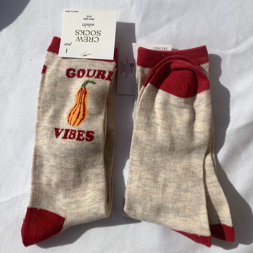 1 Pair of Gourds Vibes Crew Socks - Red Maroon and Cream Light Tree Bark Color